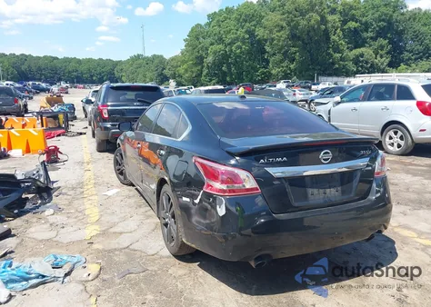 2013 Nissan Altima 3.5 Sv z USA, uszkodzony, nr VIN 1N4BL3AP3DC165399